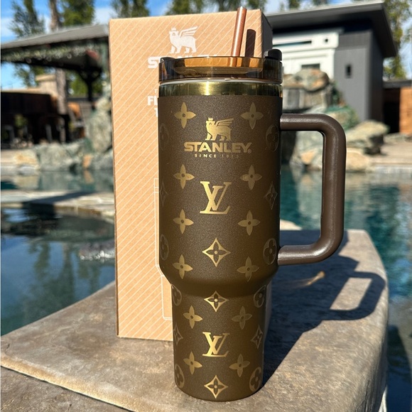 NIB Louis Vuitton Monogram 40oz Stanley - Picture 2 of 2